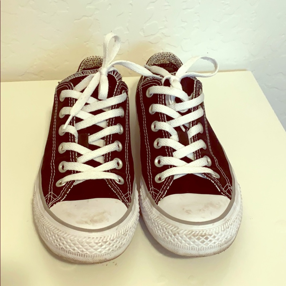{Converse} Sneakers